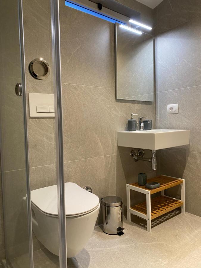 Living Studio Apartments Tiranë Luaran gambar