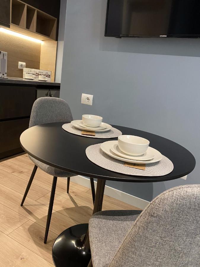 Living Studio Apartments Tiranë Luaran gambar