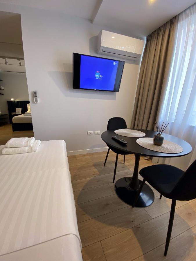 Living Studio Apartments Tiranë Luaran gambar