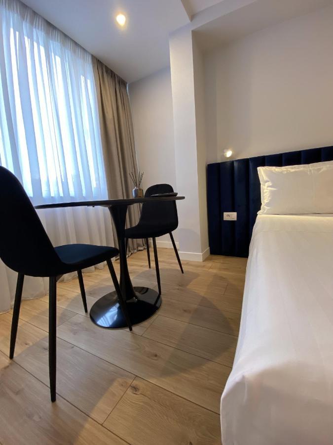 Living Studio Apartments Tiranë Luaran gambar