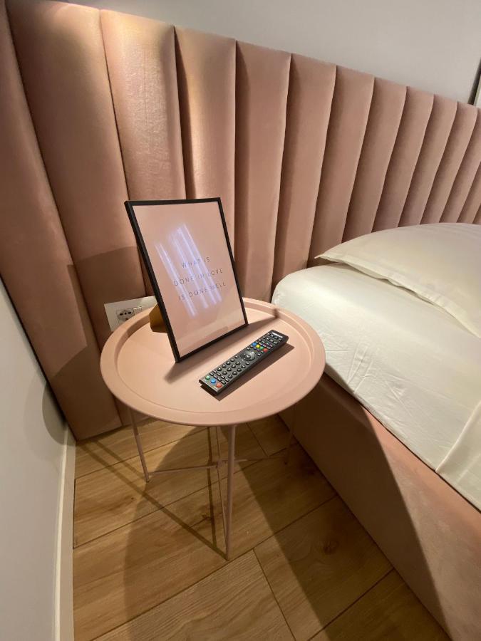 Living Studio Apartments Tiranë Luaran gambar