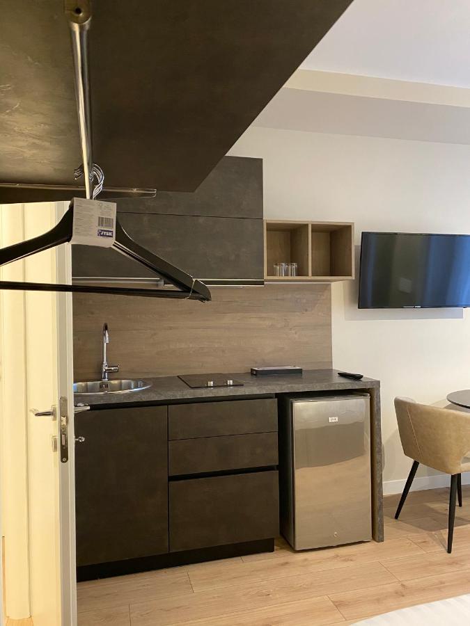 Living Studio Apartments Tiranë Luaran gambar
