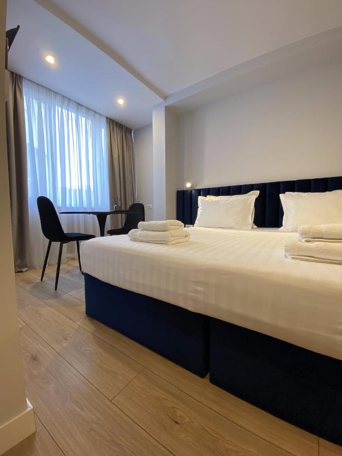 Living Studio Apartments Tiranë Luaran gambar