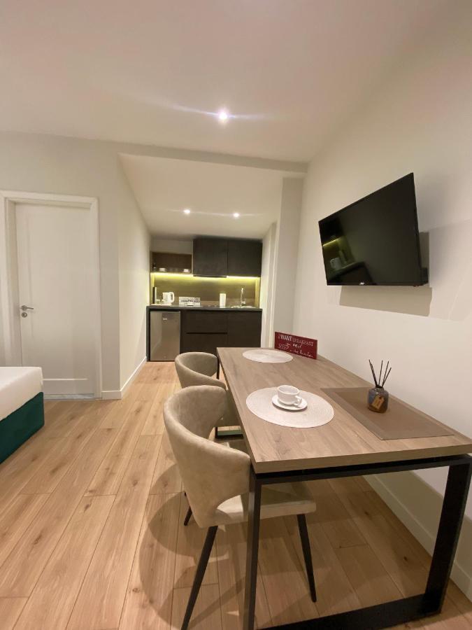 Living Studio Apartments Tiranë Luaran gambar