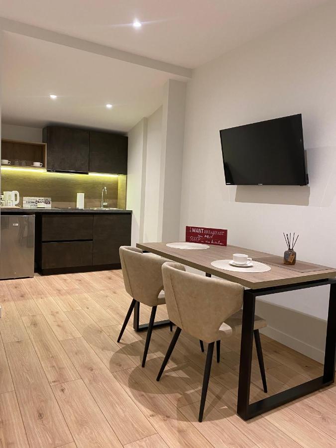 Living Studio Apartments Tiranë Luaran gambar