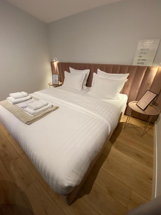 Living Studio Apartments Tiranë Luaran gambar