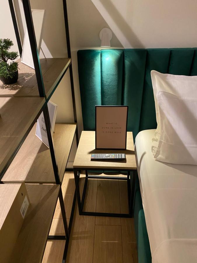 Living Studio Apartments Tiranë Luaran gambar